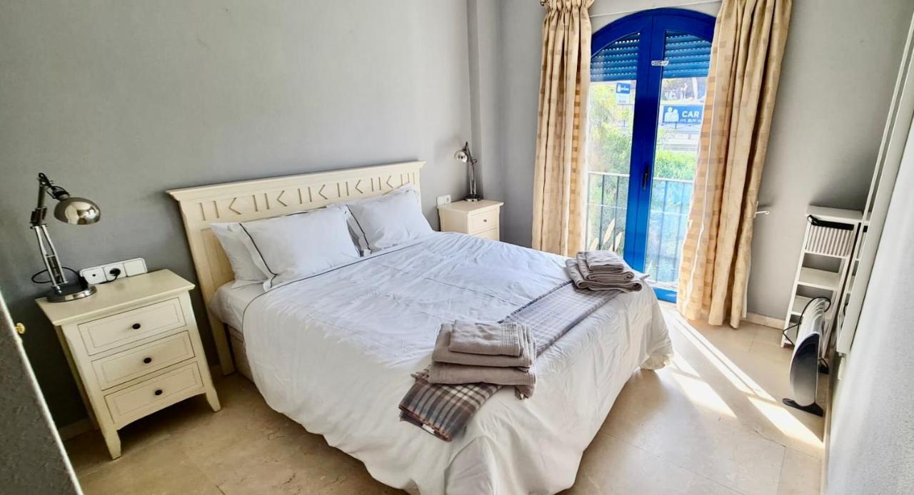 Castillo de Sabinillas 28 Mikonos Playa In Puerto De La Duquesa 2 Bed 2 Bath Apartment Ideally Located To The Beach & Marina מראה חיצוני תמונה